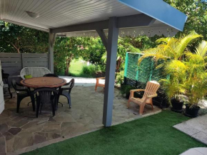 Bungalow romantique au Diamant, 25 m² avec jardin